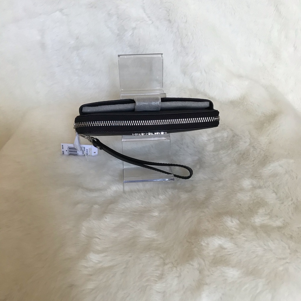 Michael Kors Jet set Travel MD ZA phone holder - Picture 2 of 7